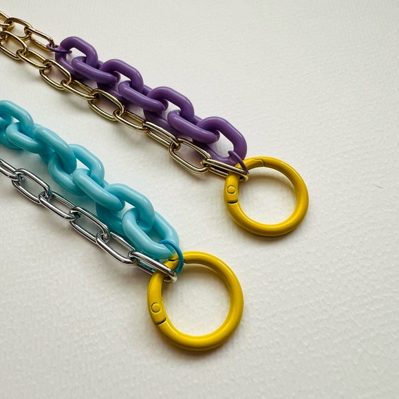 Industrial minimalist mixed media yellow round carabiner necklace 16” - Picture 6 of 6